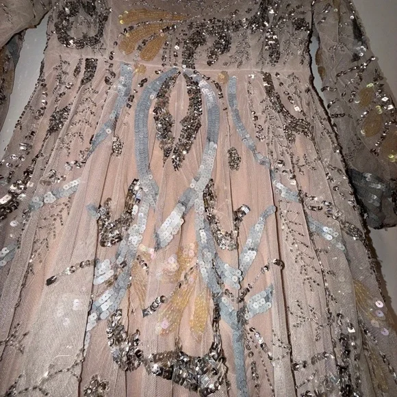 NWT | Mac Duggal 5217 Nude Elegant Sequin Embellished Cream Gown Size 4 - Picture 9 of 12